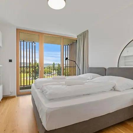 Lam Lakeside - Ac - Free Parking Apartment