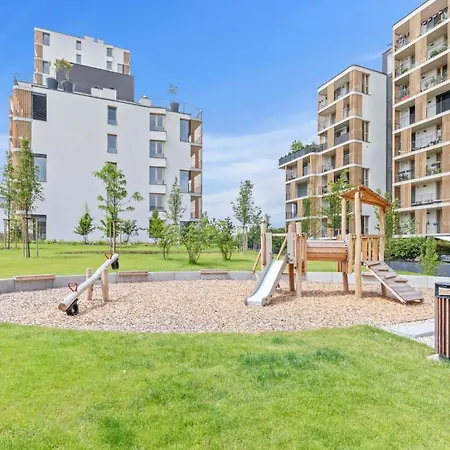 Apartment Lam Lakeside - Ac - Free Parking Pressburg