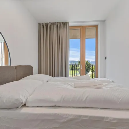 Apartment Lam Lakeside - Ac - Free Parking *