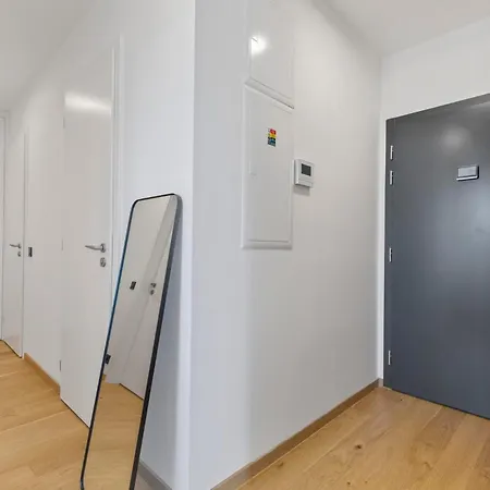 Lam Lakeside - Ac - Free Parking Pressburg